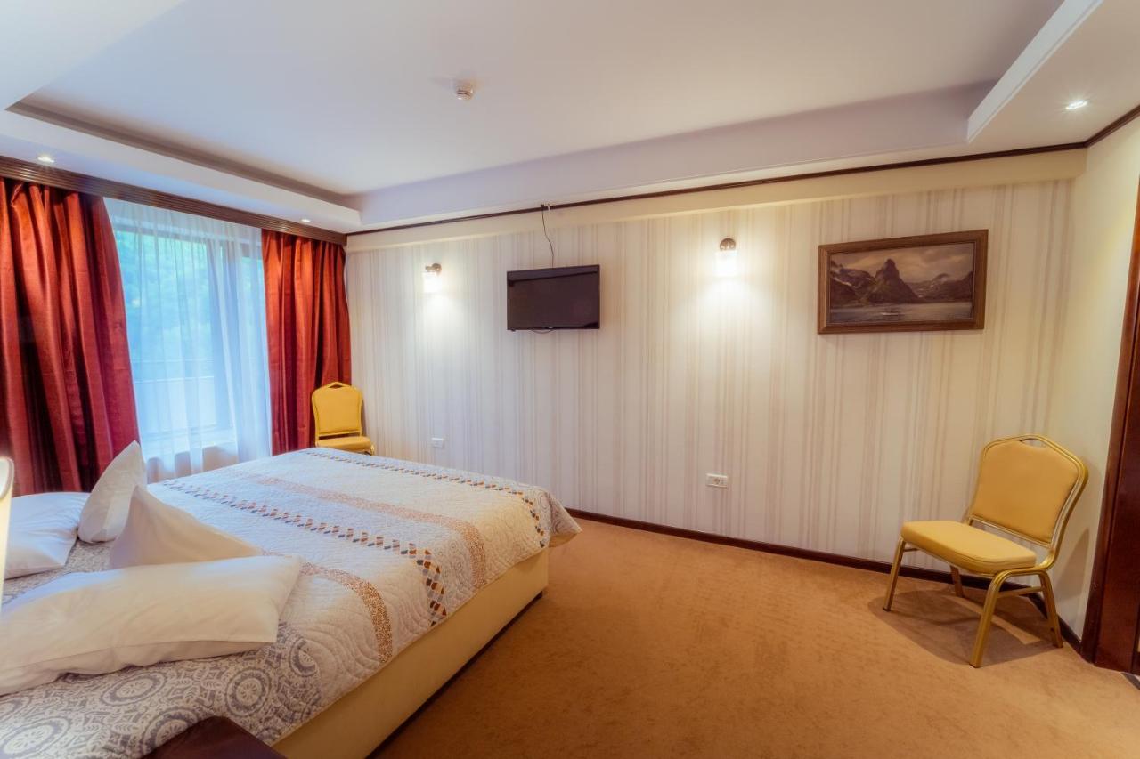 Hotel Perla Slănic-Moldova Exterior foto